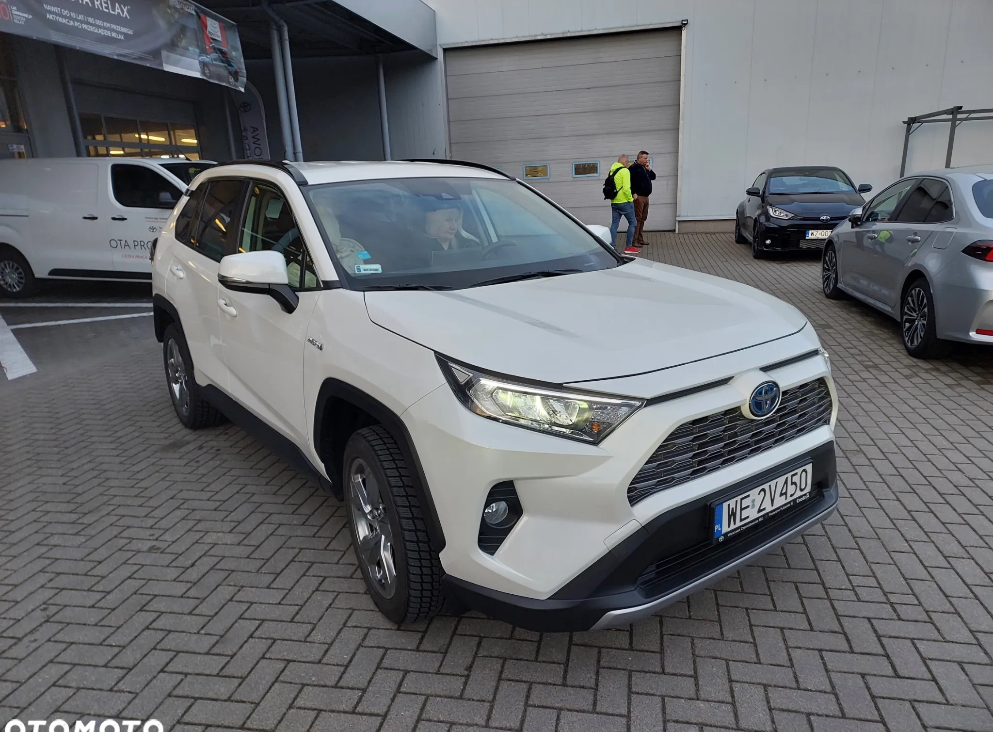 Toyota RAV4 cena 152000 przebieg: 49800, rok produkcji 2021 z Józefów małe 37